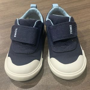 Toms navy blue sneakers